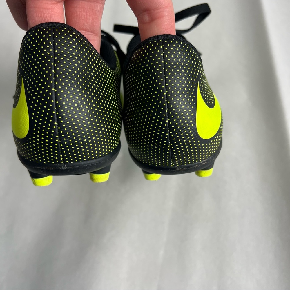 Nike Bravat II FG Soccer Cleats Youth 2.5Y Black Volt Firm Ground Lightweight - Picture 4 of 9